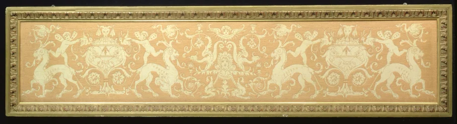 Renaissance Revival Fries van Putti en Mythische Beesten, 1897